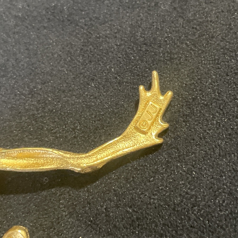 Large Vintage Gold Tone Frog Statement Brooch Signed J.J. Reptile Amphibian 4" - Picture 6 of 8